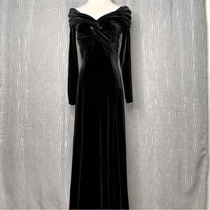Cache’ vintage velvet twisted front gown